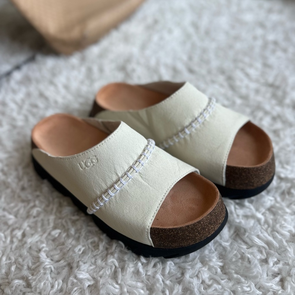 UGG Sunskip Platform Slide Sandals - size 9